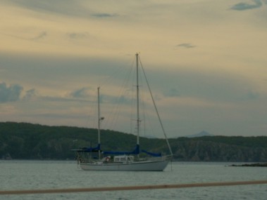 Anais at anchor off Curacoa Island